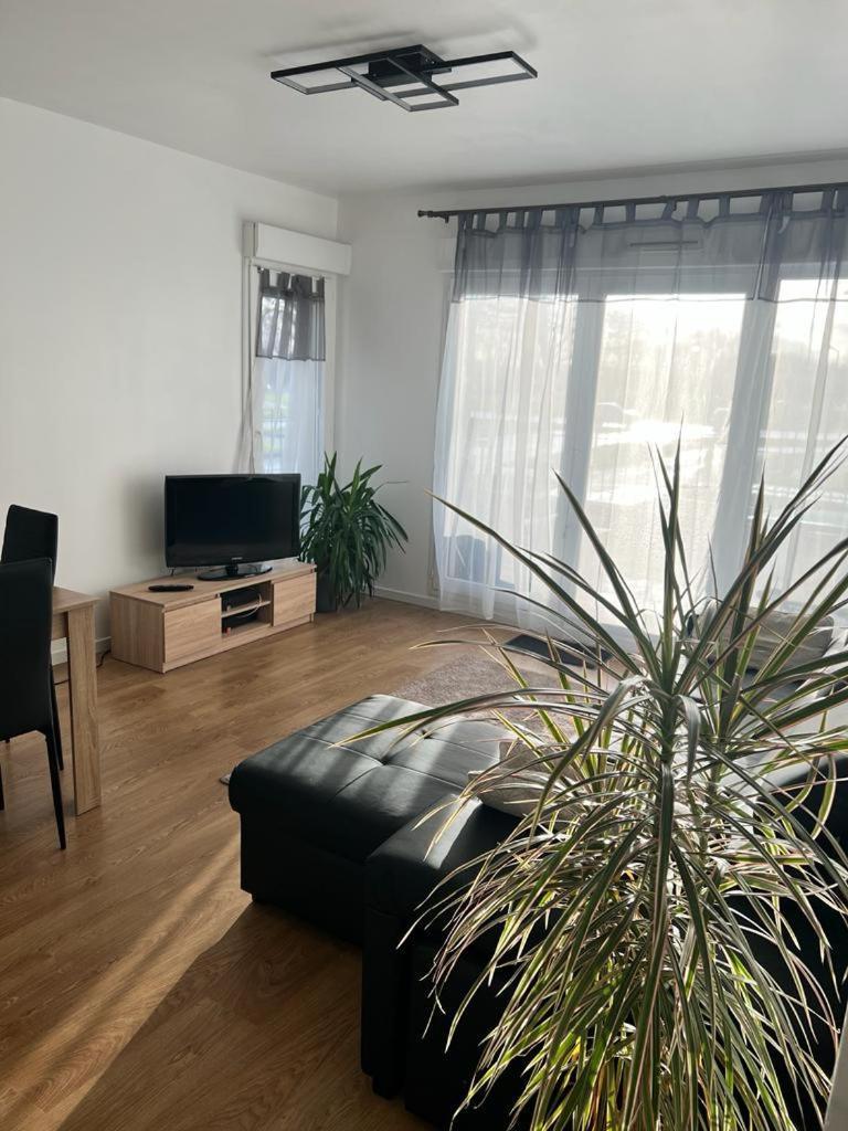 מונטבראן Appartement 5Min Gare Rer Disneyland Paris Val D'Europe La Vallee Village Parking Inclus מראה חיצוני תמונה