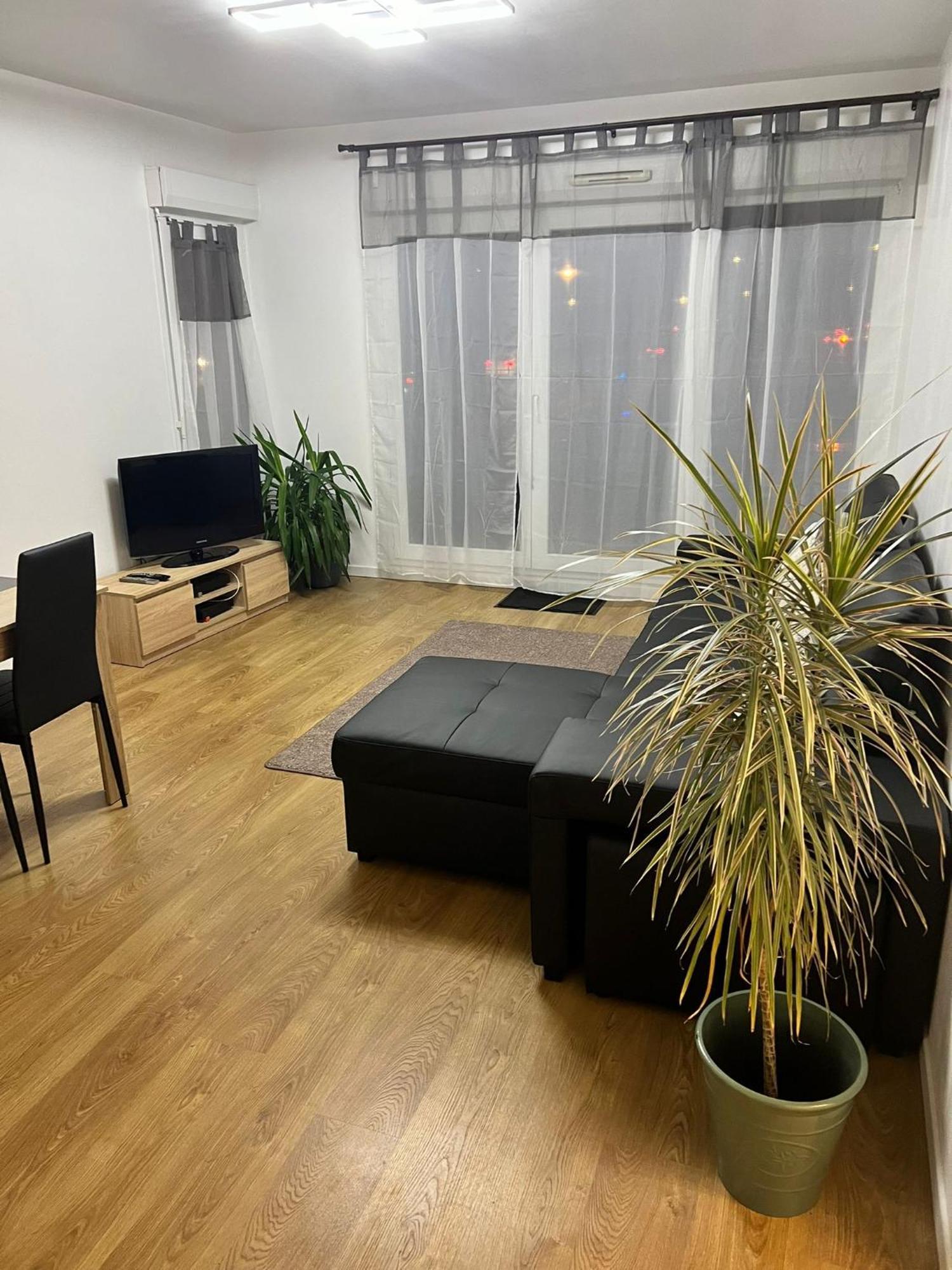 מונטבראן Appartement 5Min Gare Rer Disneyland Paris Val D'Europe La Vallee Village Parking Inclus מראה חיצוני תמונה
